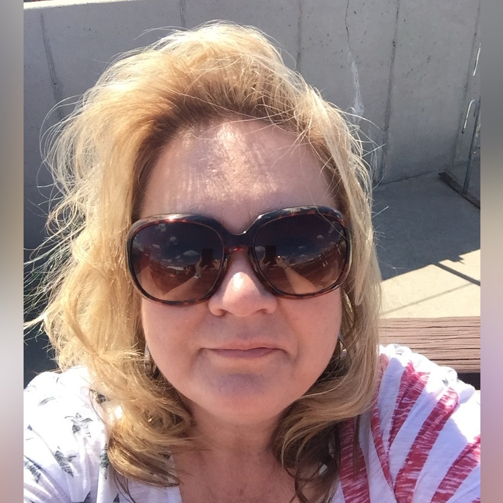 Meet your Posher, Carri